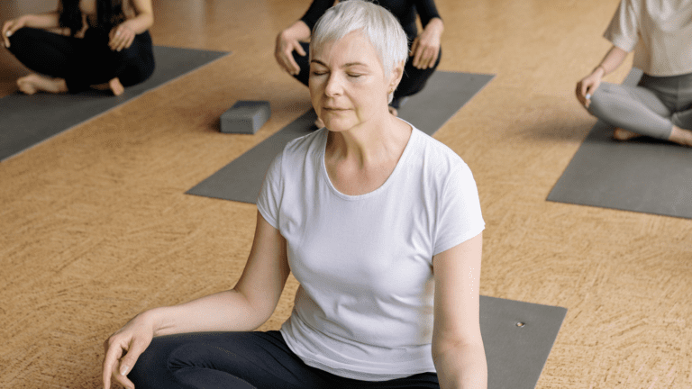 A Simple Guide to Focused Breathing Meditation for Senior Women